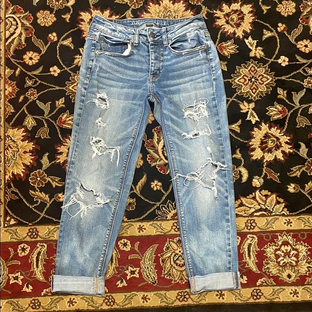 Blue Ankle Cropped Jeans with Frayed Hem